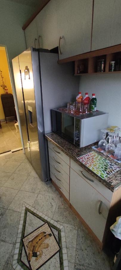 Weltoffenes Privates Gaestezimmer Bei Lgbtq Freundlichen Gastgeber Der Mit In Der Wohnung Lebt Berlin Ngoại thất bức ảnh